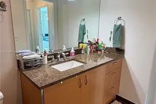 300 S Biscayne Blvd, Miami, FL 33131 - Photo 14