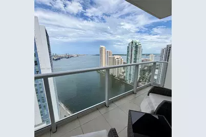 300 S Biscayne Blvd #T-3212, Miami, FL 33131 - Photo 1
