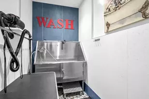 300 S Biscayne Blvd, Miami, FL 33131 - Photo 30