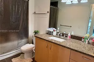 300 S Biscayne Blvd, Miami, FL 33131 - Photo 10