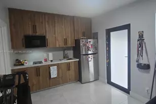801 NW 35th Ave, Miami, FL 33125 - Photo 6
