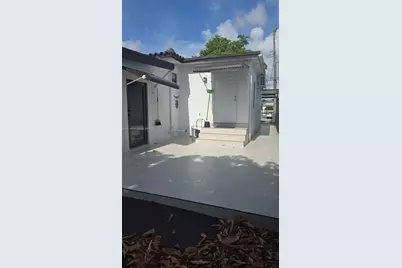801 NW 35th Ave #0, Miami, FL 33125 - Photo 2