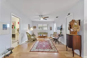 2638 E Gately Dr E, West Palm Beach, FL 33415 - Photo 6