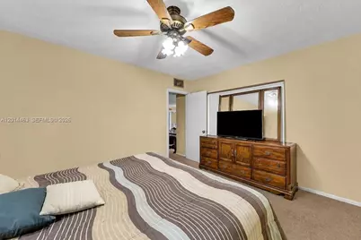 9261 SW 55th St, Cooper City, FL 33328 - Photo 12