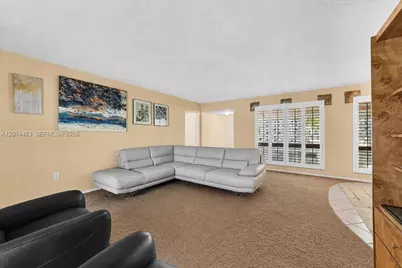 9261 SW 55th St, Cooper City, FL 33328 - Photo 4