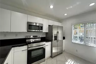 324 NE 3rd St, Hallandale Beach, FL 33009 - Photo 8