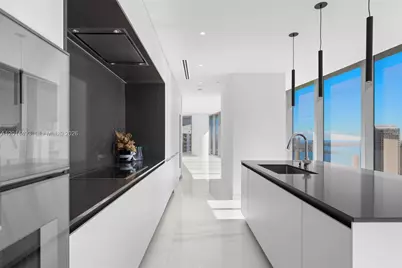 300 Biscayne Blvd Way #3801, Miami, FL 33131 - Photo 4
