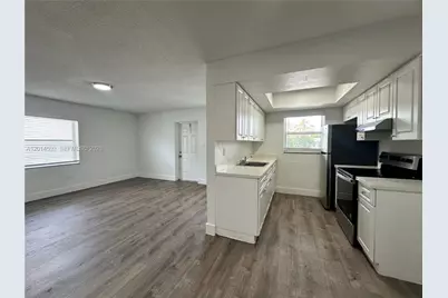 3660 NE 11th Ave #5, Oakland Park, FL 33334 - Photo 2