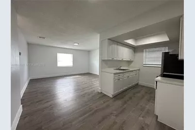 3660 NE 11th Ave #5, Oakland Park, FL 33334 - Photo 4