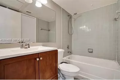 2871 N Oakland Forest Dr #210, Oakland Park, FL 33309 - Photo 6