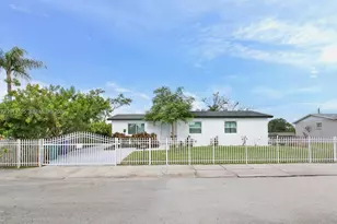 22114 SW 113th Pl, Miami, FL 33170 - Photo 2