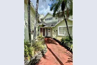 4745 NW 98th Pl, Doral, FL 33178 - Photo 2