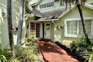 4745 NW 98 Pl, Doral, FL 33178 - Photo 2