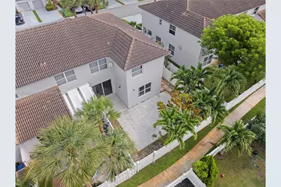 16864 SW 1st Pl, Pembroke Pines, FL 33027 - Photo 28