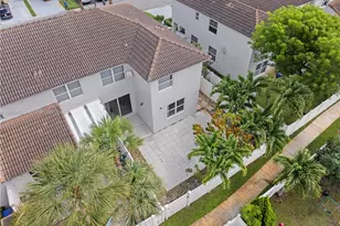 16864 SW 1st Pl, Pembroke Pines, FL 33027 - Photo 28