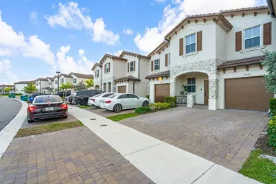 12586 NW 22nd Pl #12586, Miami, FL 33167 - Photo 2