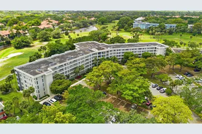 821 Cypress Blvd #307, Pompano Beach, FL 33069 - Photo 2