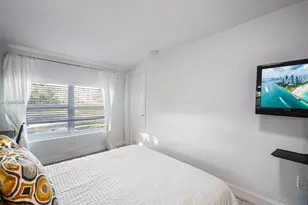 1946 SW 20th St, Miami, FL 33145 - Photo 22