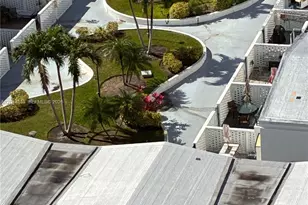 2780 NE 183rd St, Aventura, FL 33160 - Photo 32