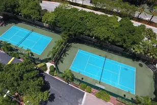 19555 E Country Club Dr, Aventura, FL 33180 - Photo 36