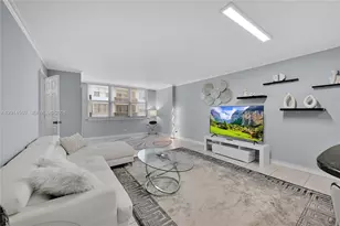 6039 Collins Ave, Miami Beach, FL 33140 - Photo 6
