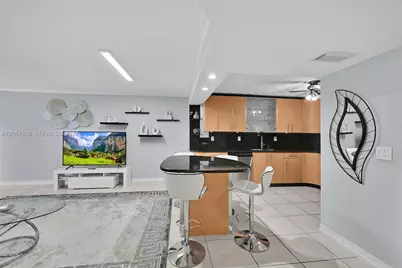 6039 Collins Ave #621, Miami Beach, FL 33140 - Photo 24