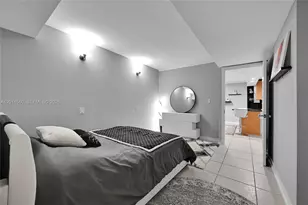 6039 Collins Ave, Miami Beach, FL 33140 - Photo 18