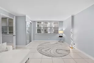 6039 Collins Ave, Miami Beach, FL 33140 - Photo 10