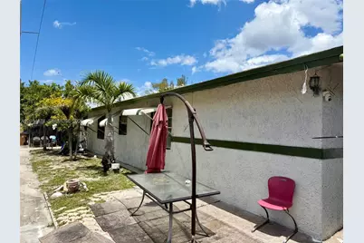 141 SW 2nd St, Deerfield Beach, FL 33441 - Photo 4