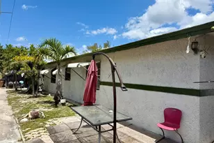 141 SW 2nd St, Deerfield Beach, FL 33441 - Photo 4