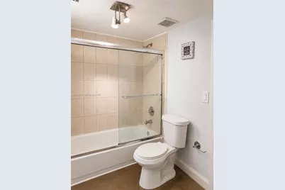 2890 N Oakland Forest Dr #203, Oakland Park, FL 33309 - Photo 6