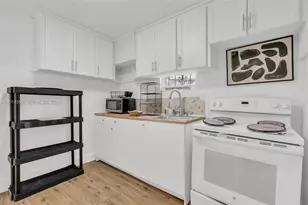 1463 NW 70th St, Miami, FL 33147 - Photo 6