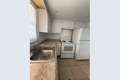 18707 NE 2nd Ave #918, Miami, FL 33179 - Photo 2