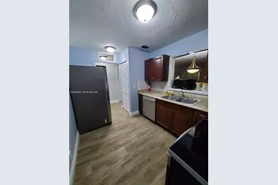 8000 Lagos De Campo Blvd #A-303, Tamarac, FL 33321 - Photo 2