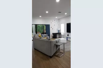 613 NW 10th St, Hallandale Beach, FL 33009 - Photo 18