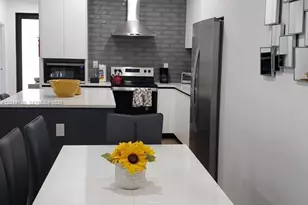 613 NW 10th St, Hallandale Beach, FL 33009 - Photo 12