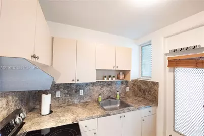 1150 Euclid Ave #205, Miami Beach, FL 33139 - Photo 12
