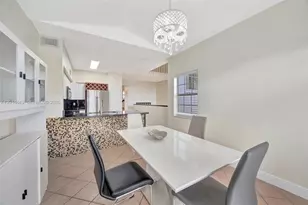 10110 SW 154th Cir Ct, Miami, FL 33196 - Photo 6