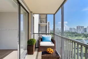 20335 W Country Club Dr, Aventura, FL 33180 - Photo 2