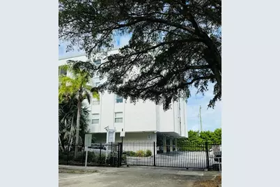 [Address not provided], North Miami, FL 33181 - Photo 28