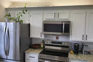 3640 Whitehall Dr, West Palm Beach, FL 33401 - Photo 8