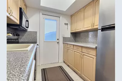 1300 N Ocean Blvd #111, Pompano Beach, FL 33062 - Photo 10