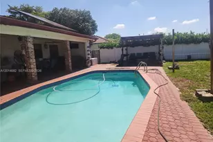 8882 SW 1st Pl, Coral Springs, FL 33071 - Photo 2