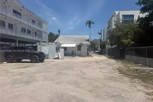 1236 NW 5th St, Miami, FL 33125 - Photo 2