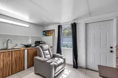 2222 NW 105th St, Miami, FL 33147 - Photo 24