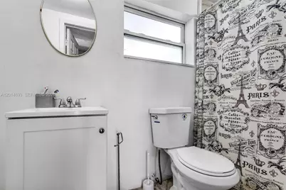 2222 NW 105th St, Miami, FL 33147 - Photo 28