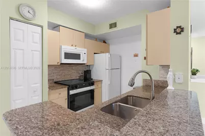 2486 Centergate Dr #203, Miramar, FL 33025 - Photo 12
