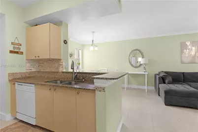 2486 Centergate Dr #203, Miramar, FL 33025 - Photo 10