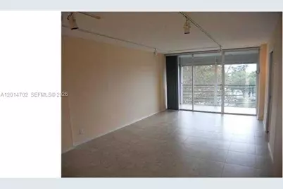 115 Royal Park Dr #4B, Oakland Park, FL 33309 - Photo 2
