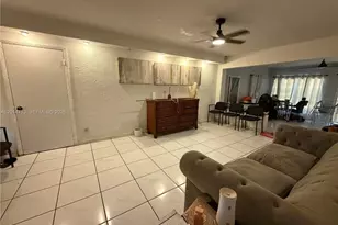 385 NE 129th St, North Miami, FL 33161 - Photo 8